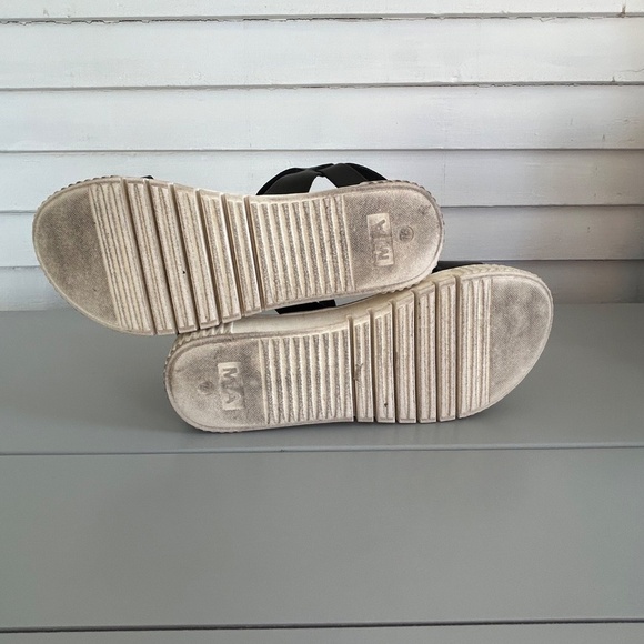 Mia Black Platform Sandal Sz 7.5 - Picture 9 of 11